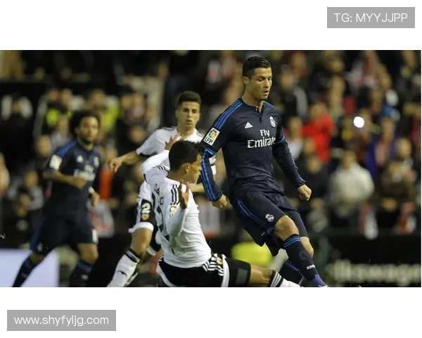 身价7500万的伊尔迪兹转会谈判门德斯与利物浦展开会谈